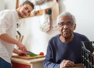 Como cuidar a un adulto mayor en una casa inteligente Independencia y Calidad de Vida cuidar a un adulto mayor