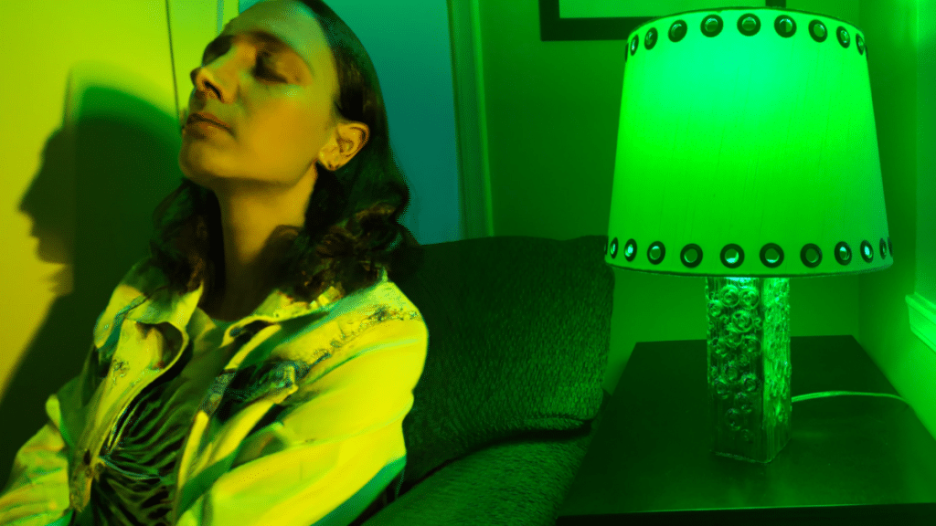 Los beneficios de la luz verde para dormir y cómo usarla adecuadamente
