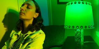 Los beneficios de la luz verde para dormir y cómo usarla adecuadamente luz verde para dormir