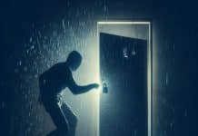Puerta violentada: ¿cómo reforzarla y proteger tu hogar?